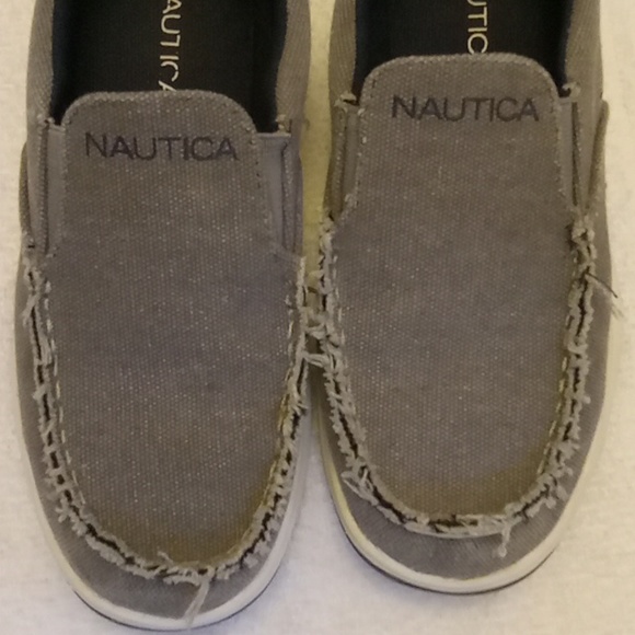 Nautica  canvas size 2 grey slip ons - Picture 5 of 6